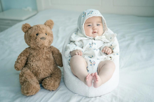 河间宝宝挠耳朵是怎么回事